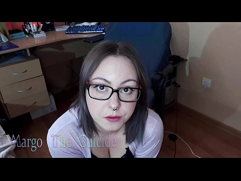 ❤️ სექსუალური გოგონა სათვალეებით ღრმად იწოვს დილდოს კამერაზე ️ მშვენიერი პორნო ჩვენთან ❌️❤